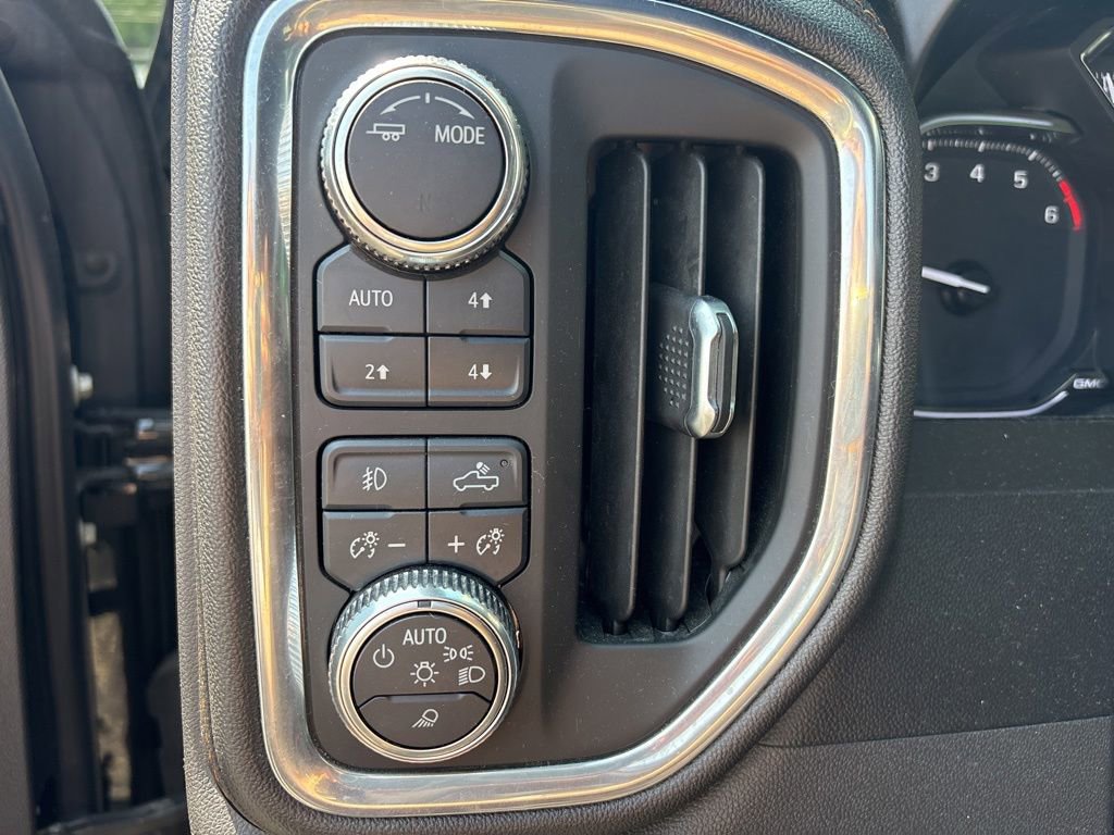 Used 2021 GMC Sierra 1500 AT4 w/ AT4 Premium Package AWD/4WD image 14