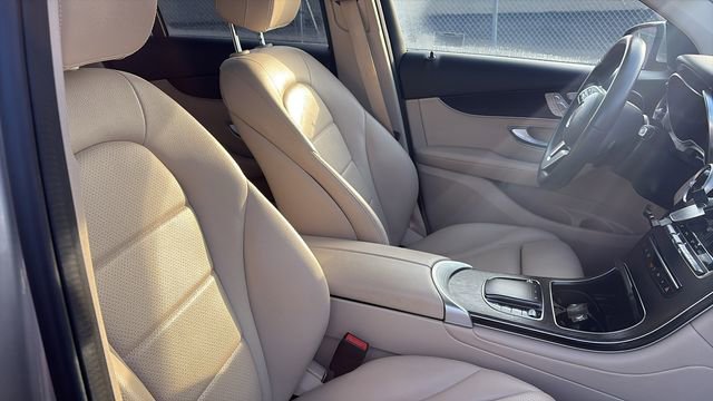 Used 2022 Mercedes-Benz GLC 300 image 32