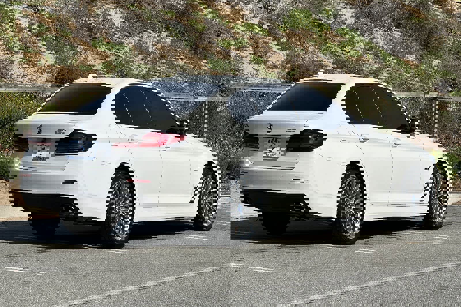 Certified 2023 BMW 530e w/ Convenience Package video 2