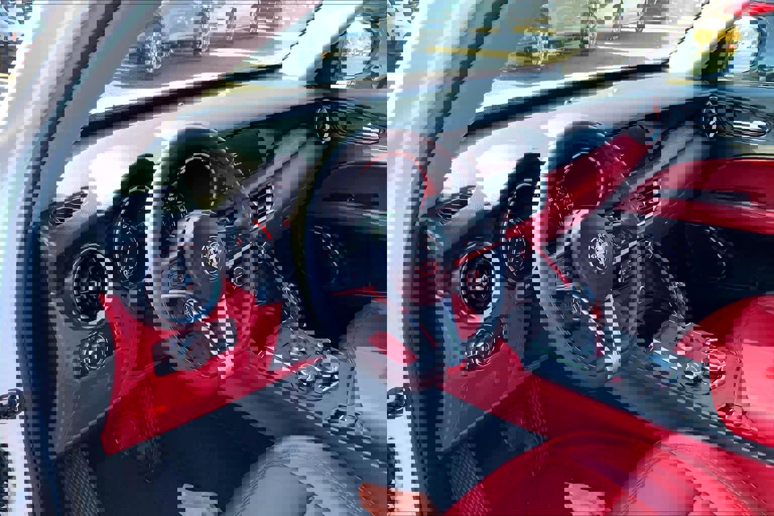 Used 2019 Alfa Romeo Stelvio Sprint w/ Nero Edizione image 17