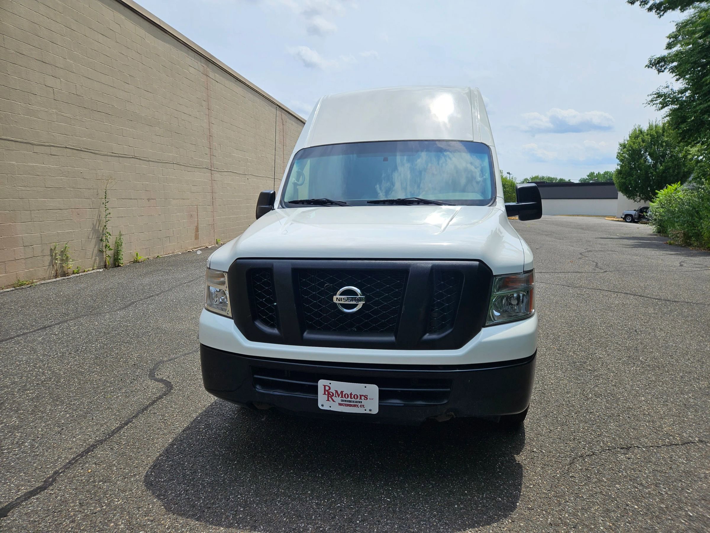 Used 2018 Nissan NV 2500 SV image 2