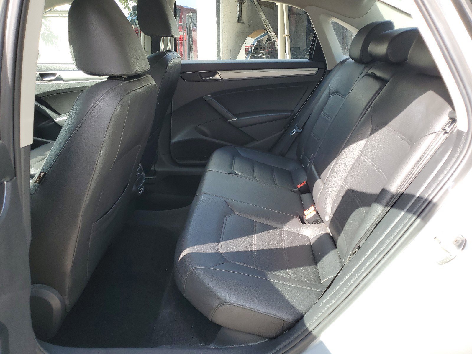 Used 2019 Volkswagen Passat 2.0T Wolfsburg image 11