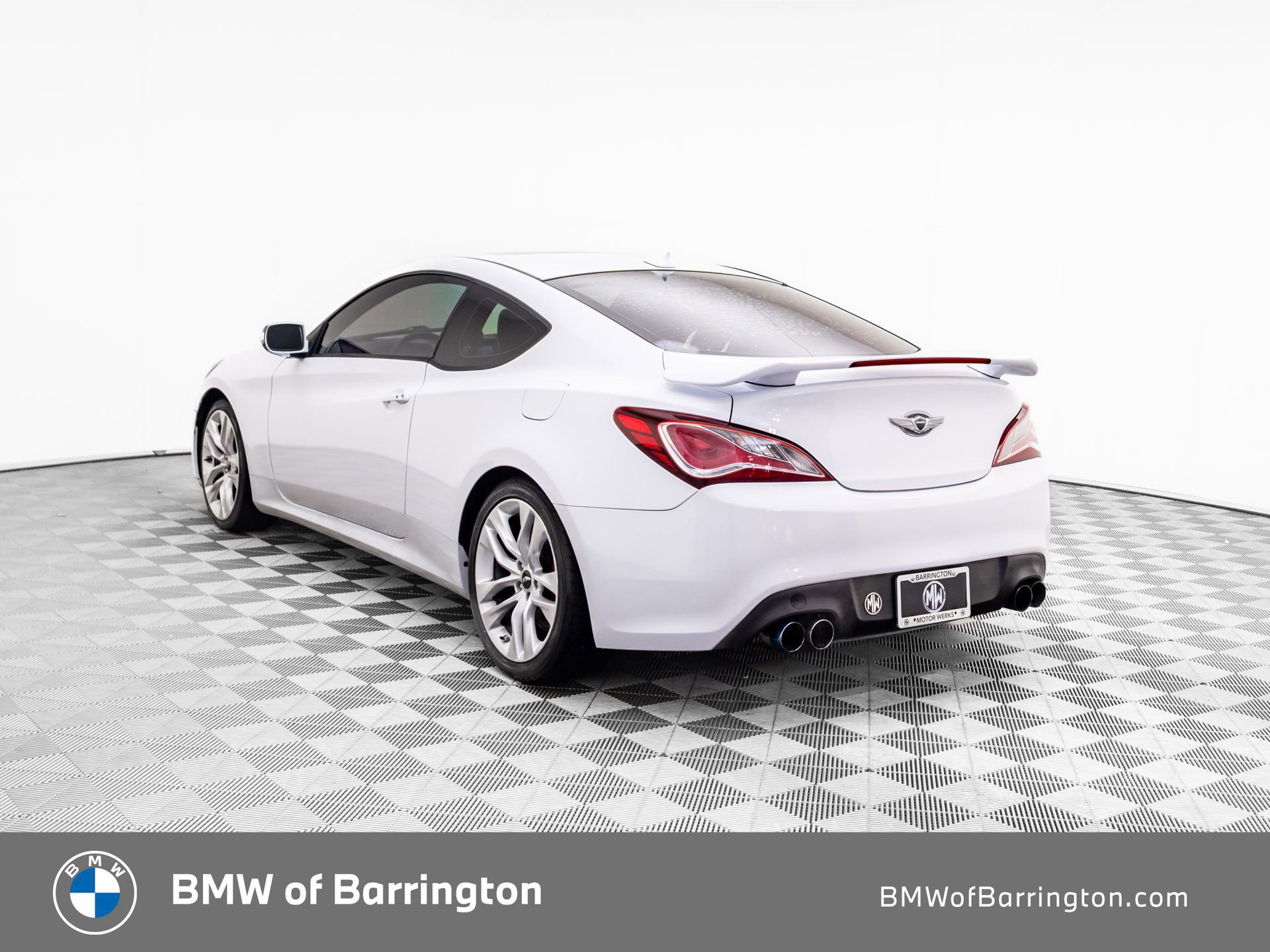 Used 2013 Hyundai Genesis 3.8 image 3