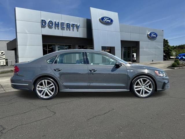Used 2018 Volkswagen Passat 2.0T R-Line FWD image 7
