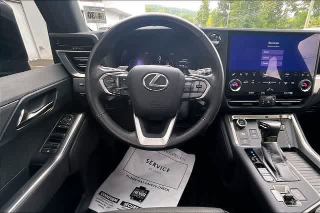 Used 2025 Lexus GX 550 w/ Accessory Package (2T) AWD/4WD image 8