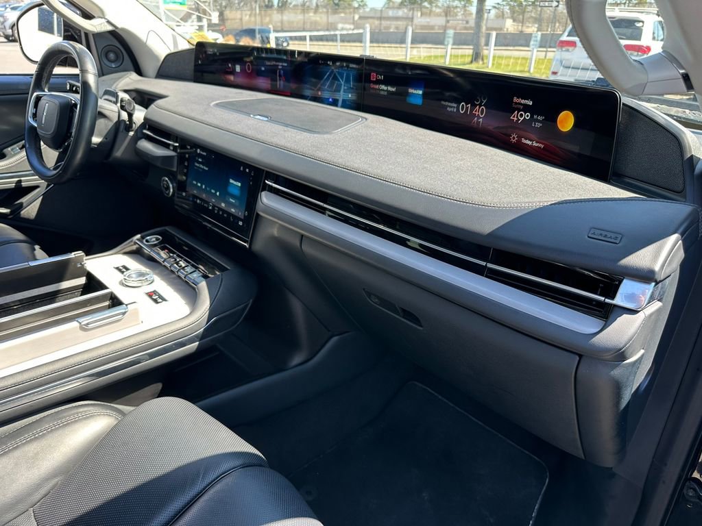 Used 2025 Lincoln Navigator Reserve AWD/4WD image 28