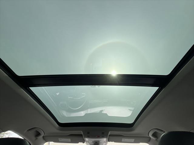 Certified 2022 Volkswagen Tiguan SE w/ Panoramic Sunroof Package image 21