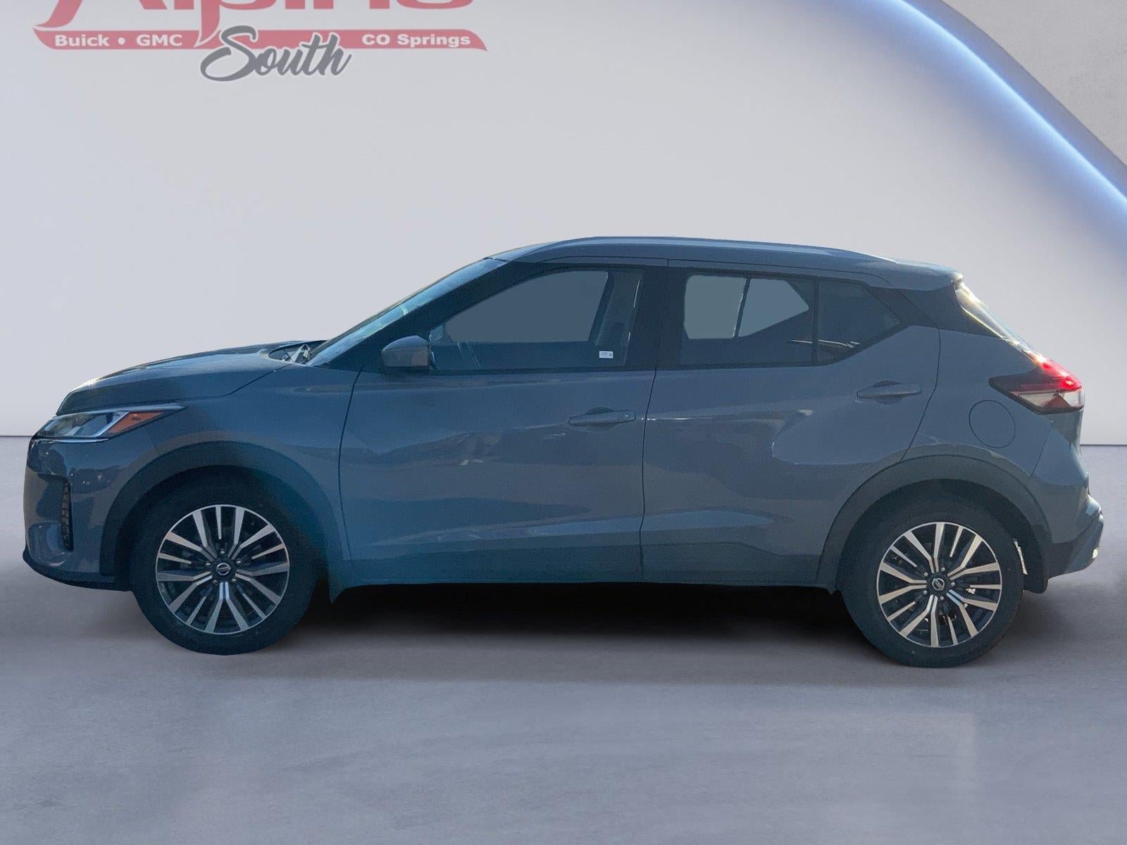 Used 2021 Nissan Kicks SV FWD image 2