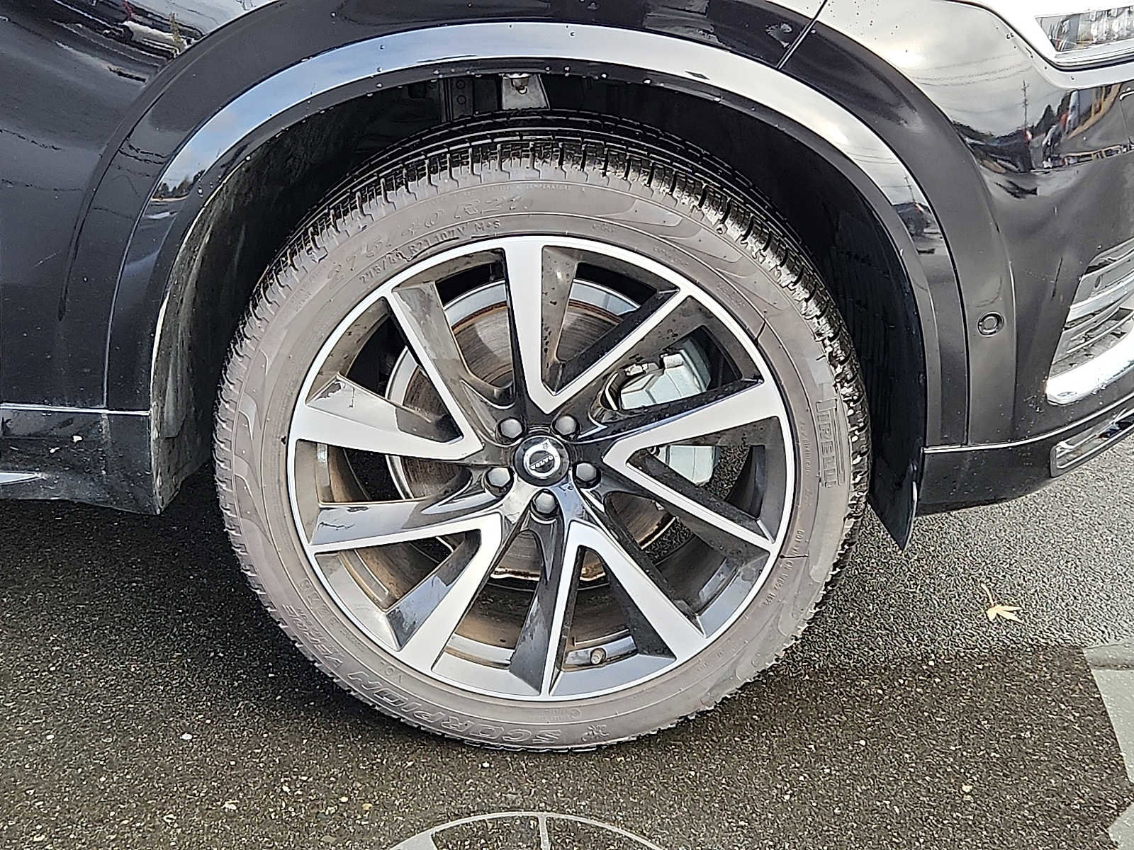 Certified 2024 Volvo XC90 B5 Plus w/ Protection Package Premier image 8