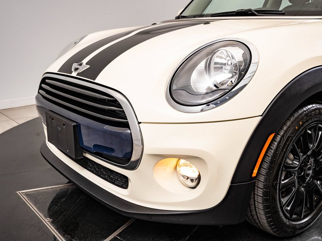 Used 2018 MINI Cooper 2-Door Hardtop FWD image 3