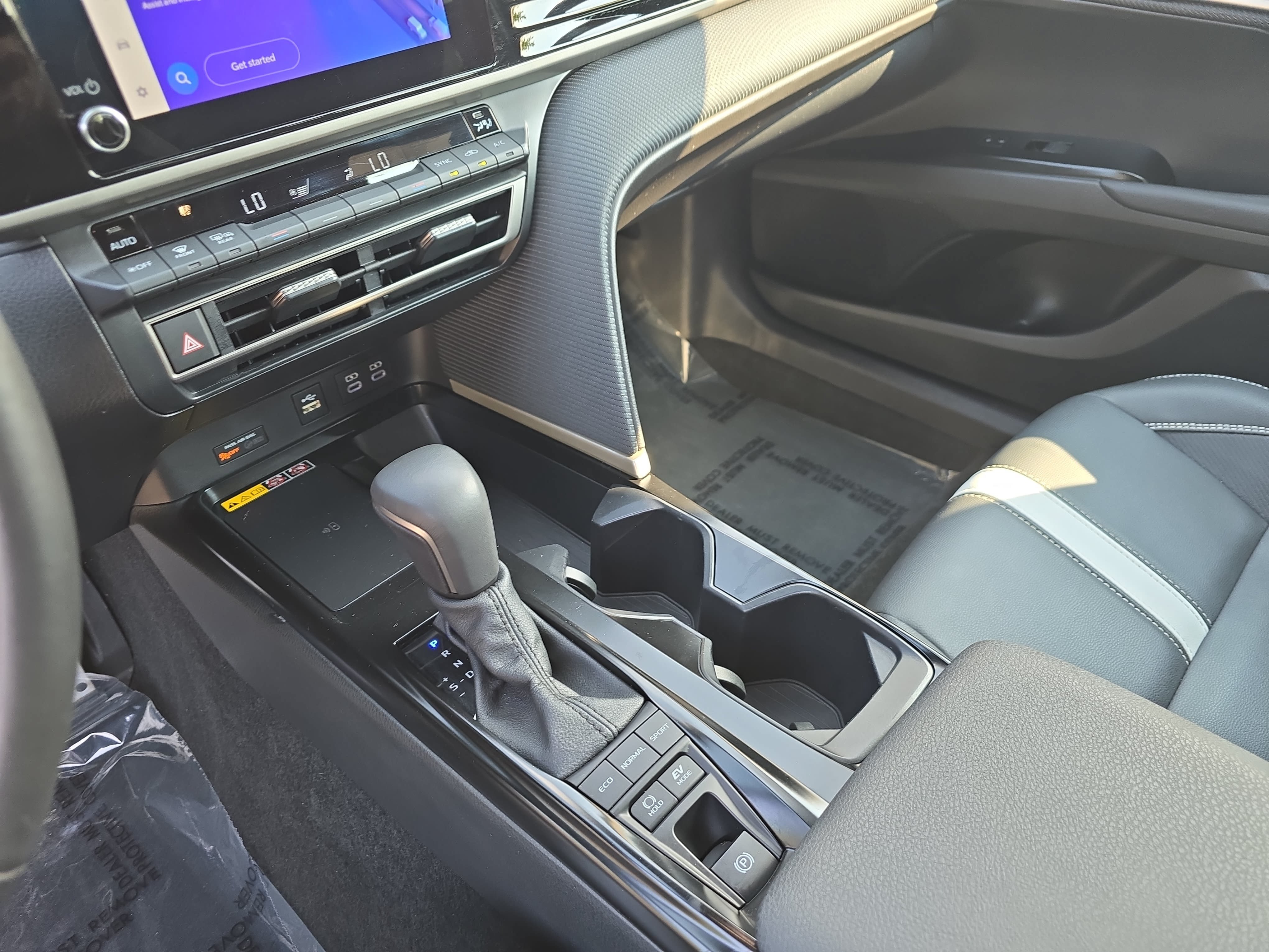 Used 2025 Toyota Camry SE w/ Convenience Package FWD image 25