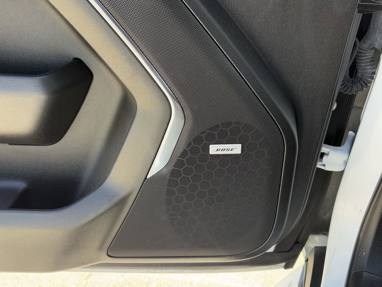 Used 2023 Chevrolet Suburban Premier image 26