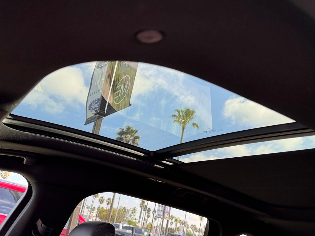 Used 2025 Lincoln Nautilus Reserve w/ Jet Appearance Package image 21