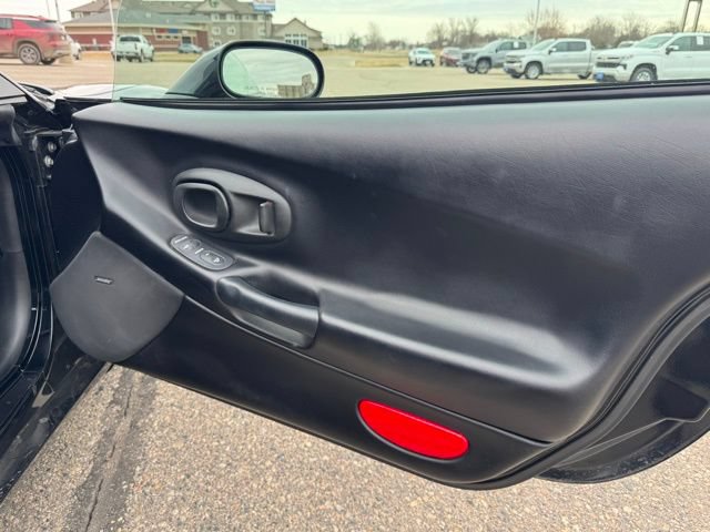Used 2001 Chevrolet Corvette Convertible w/ Preferred Equipment Group2 RWD image 20