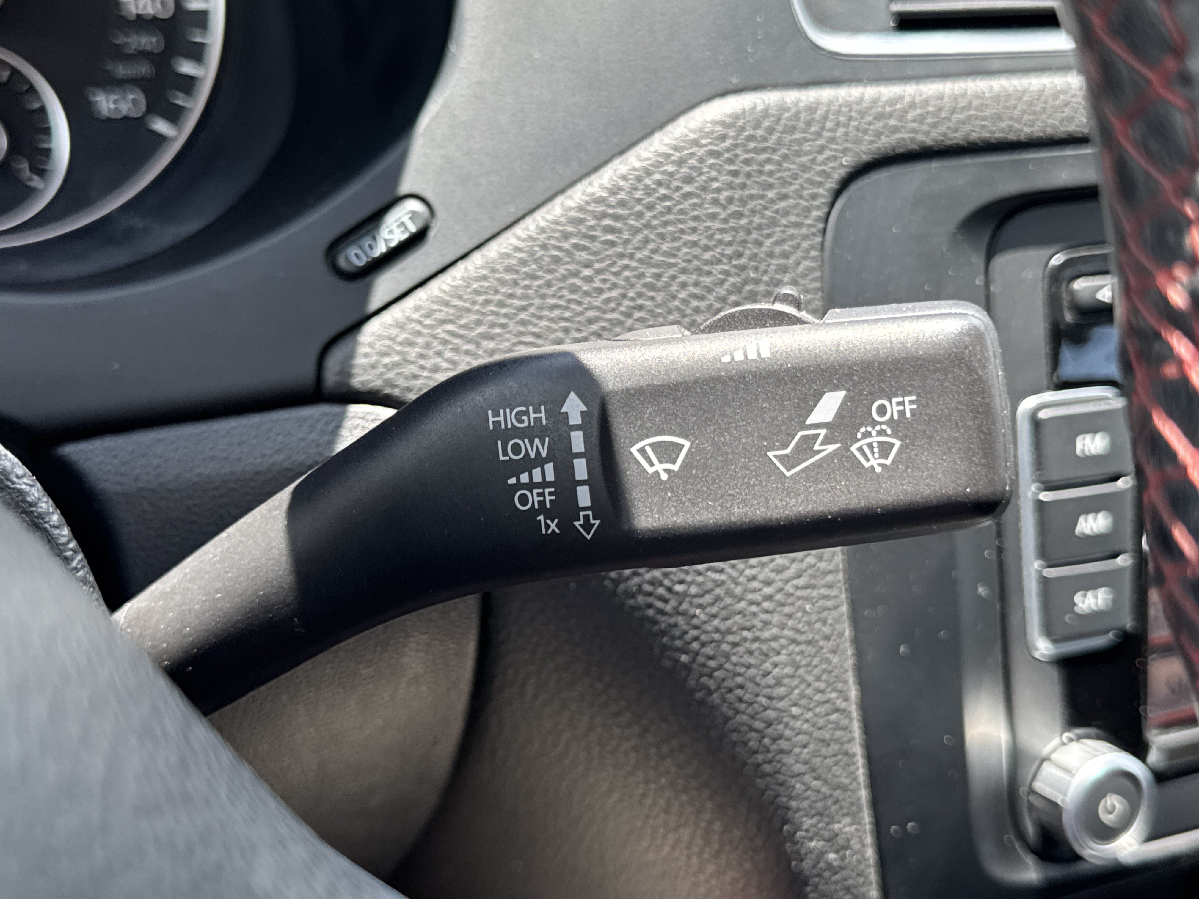 Used 2012 Volkswagen Jetta GLI FWD image 17