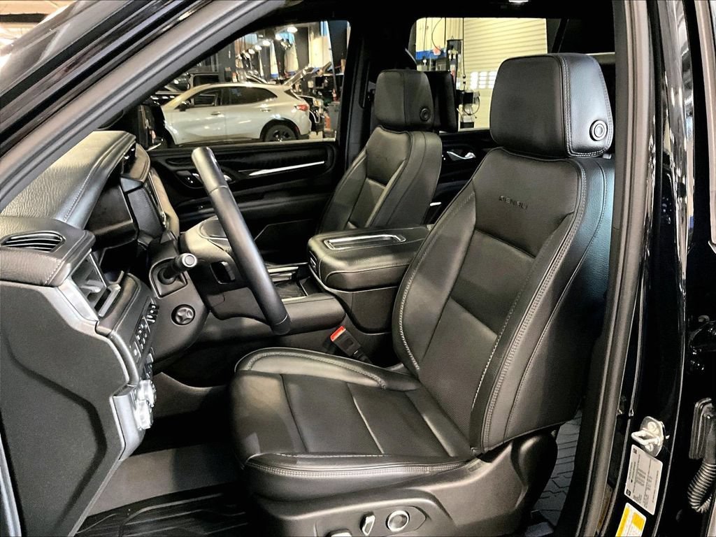 Used 2024 GMC Yukon XL Denali w/ Advanced Technology Package AWD/4WD image 10