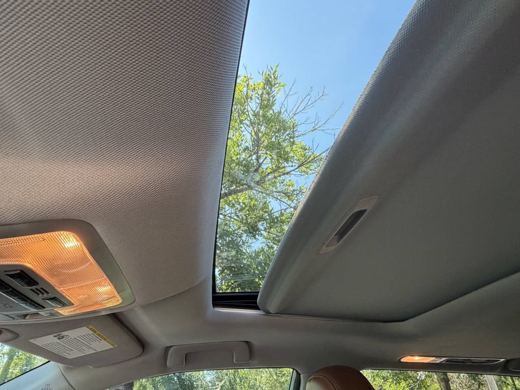 Used 2018 Toyota Highlander Limited FWD image 30