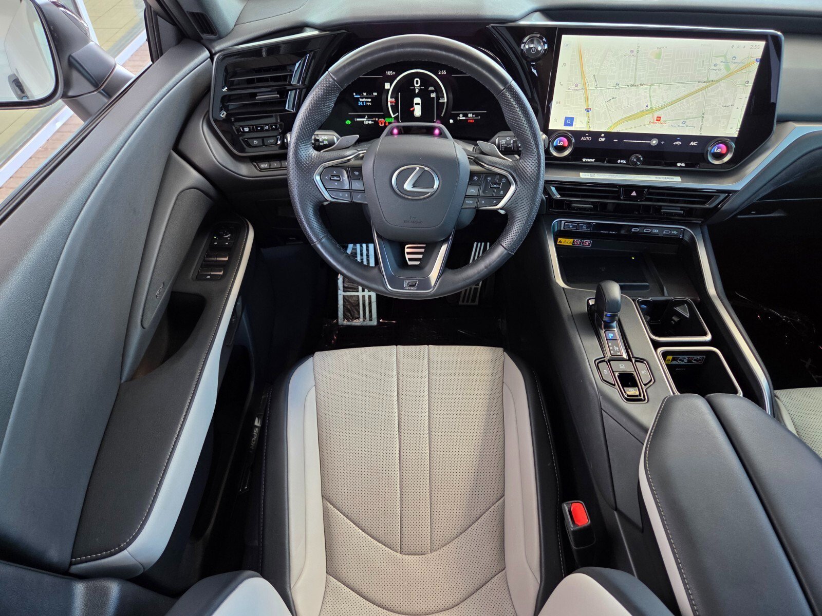 Used 2025 Lexus TX 500h AWD w/ Technology Package image 17