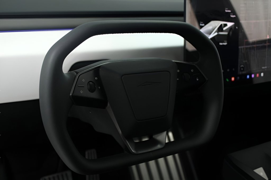 Used 2024 Tesla Cybertruck Cyberbeast image 10