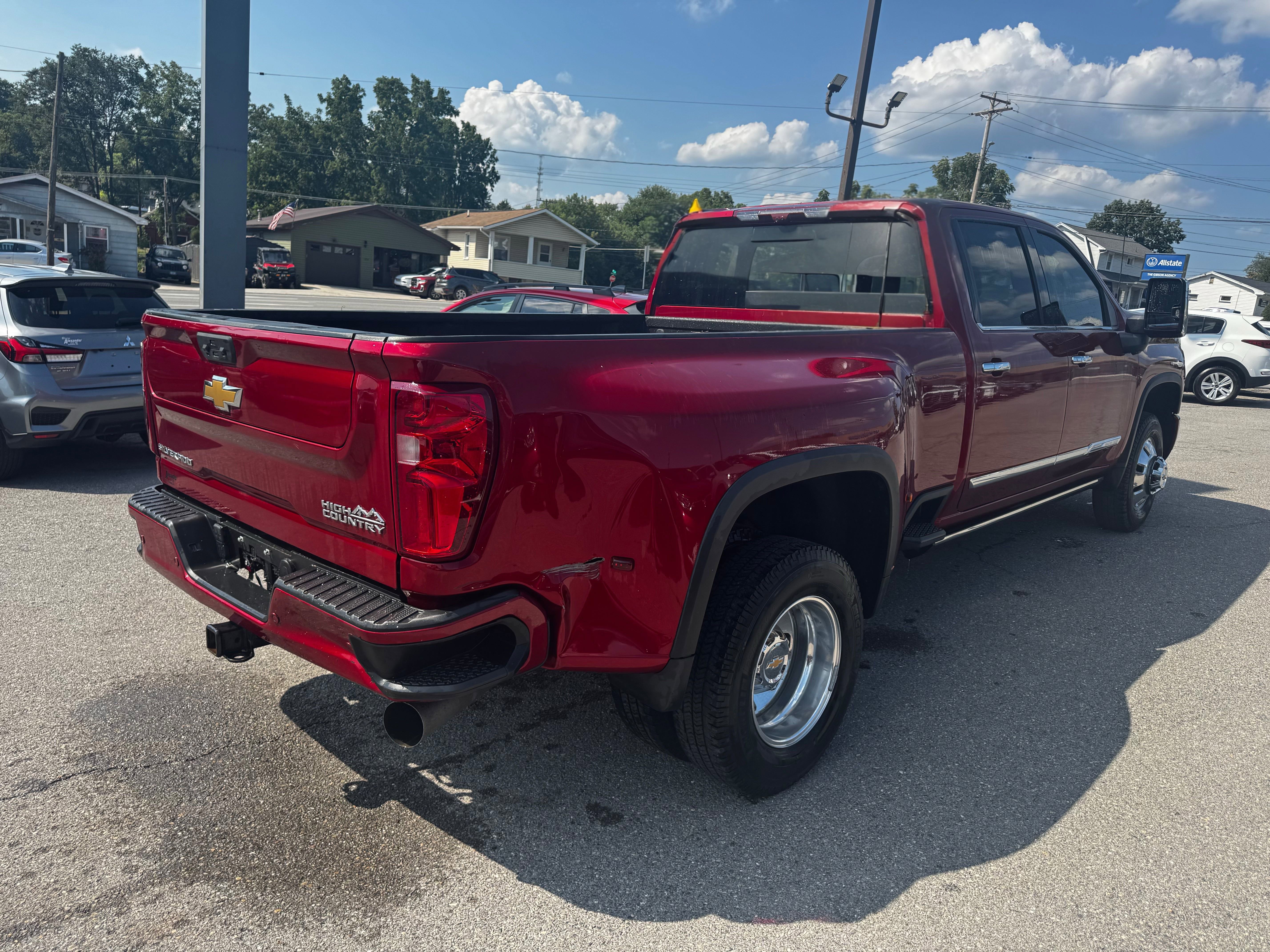 Used 2024 Chevrolet Silverado 3500 High Country w/ High Country Premium Package image 3