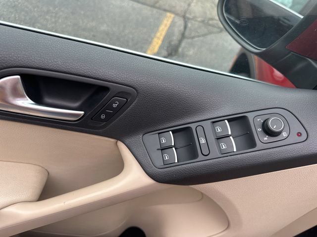 Used 2016 Volkswagen Tiguan SE FWD image 13