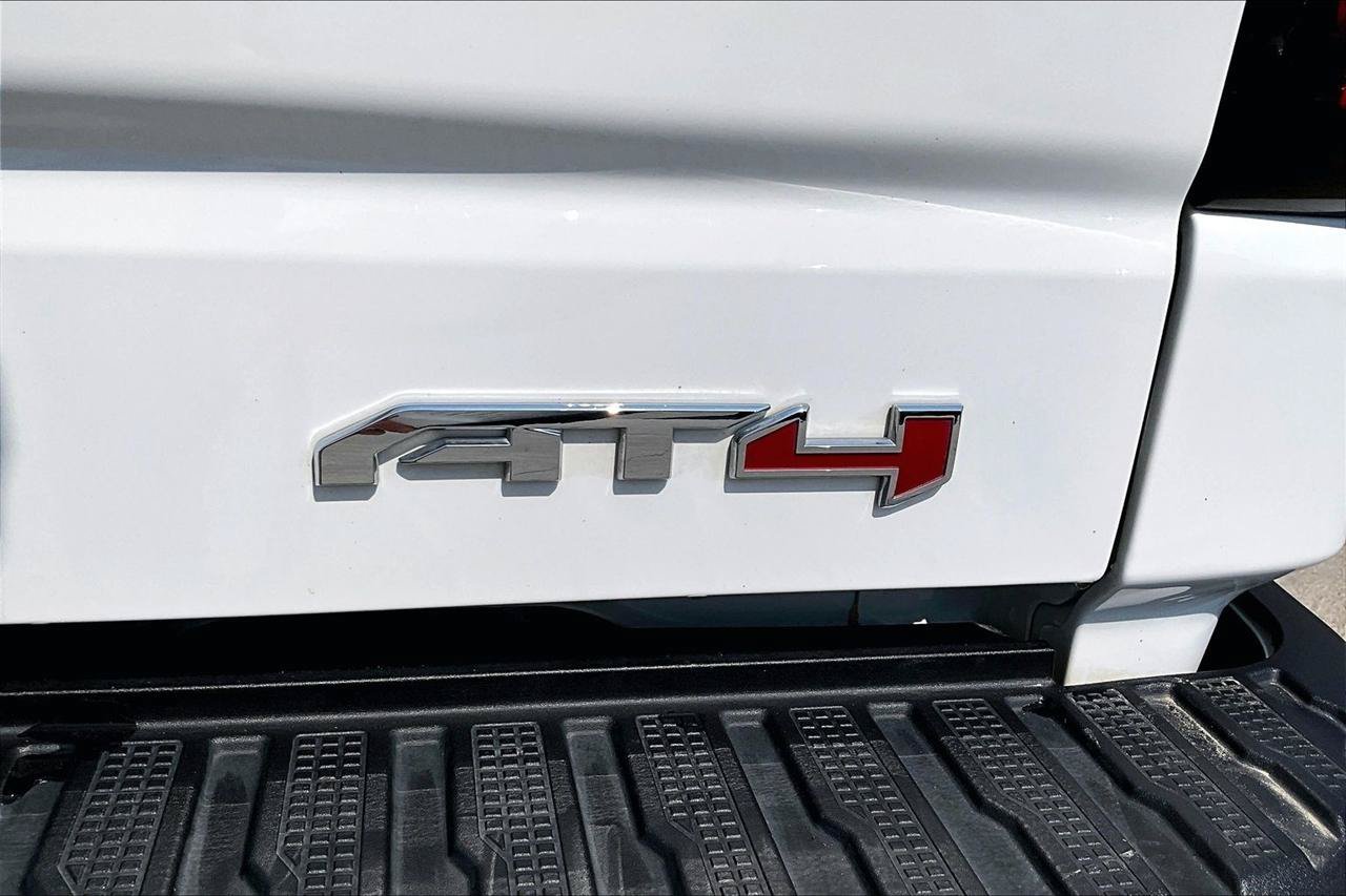 Used 2025 GMC Sierra 1500 AT4 AWD/4WD image 26