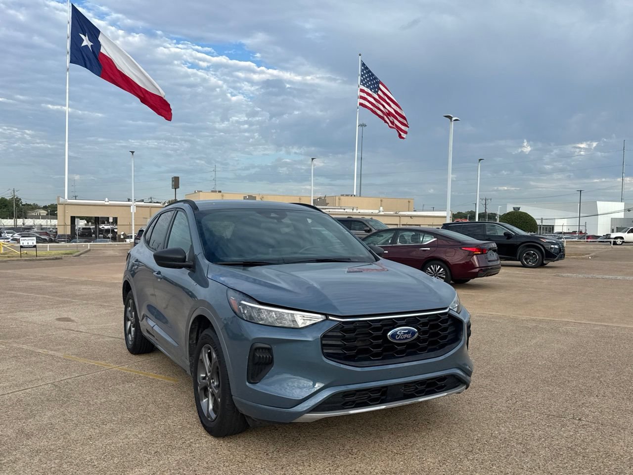 Used 2024 Ford Escape ST-Line AWD/4WD image 2