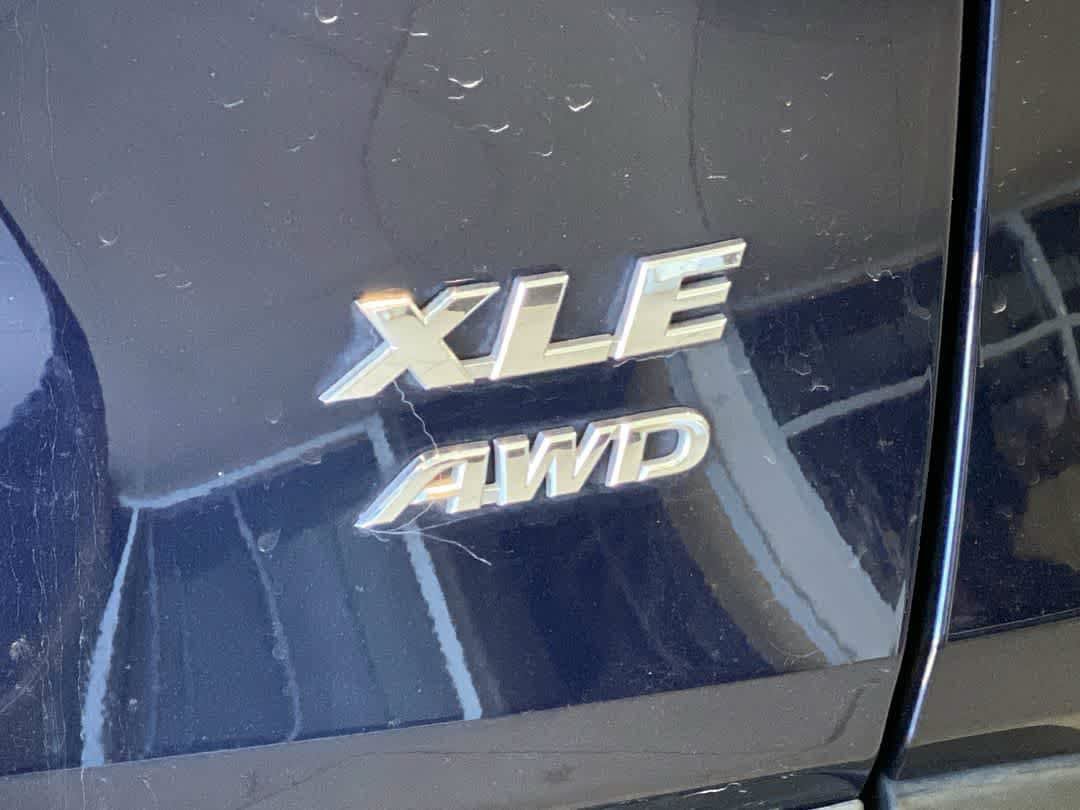 Used 2022 Toyota RAV4 XLE Premium AWD/4WD image 12