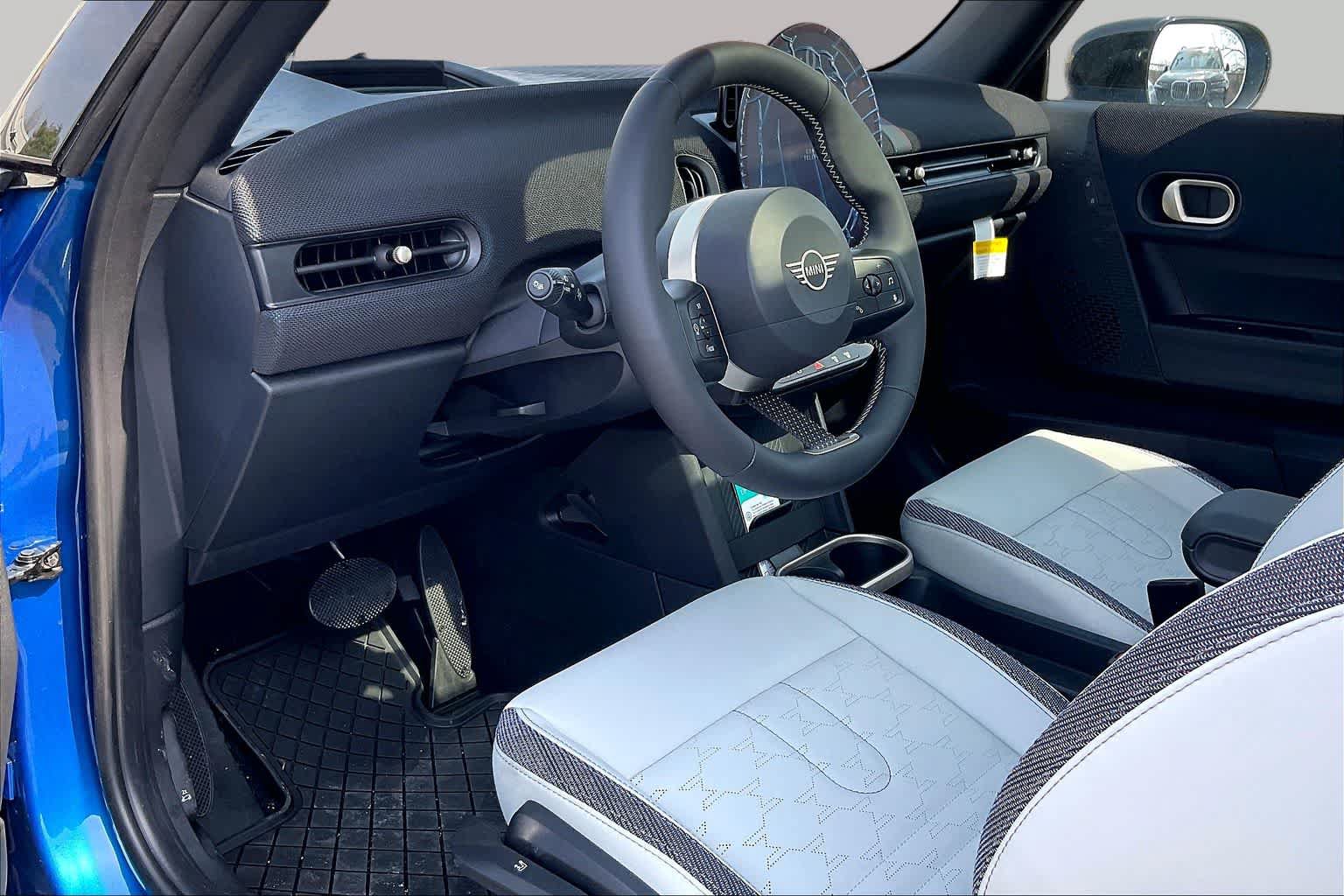 Used 2026 MINI Cooper 2-Door Hardtop FWD image 9