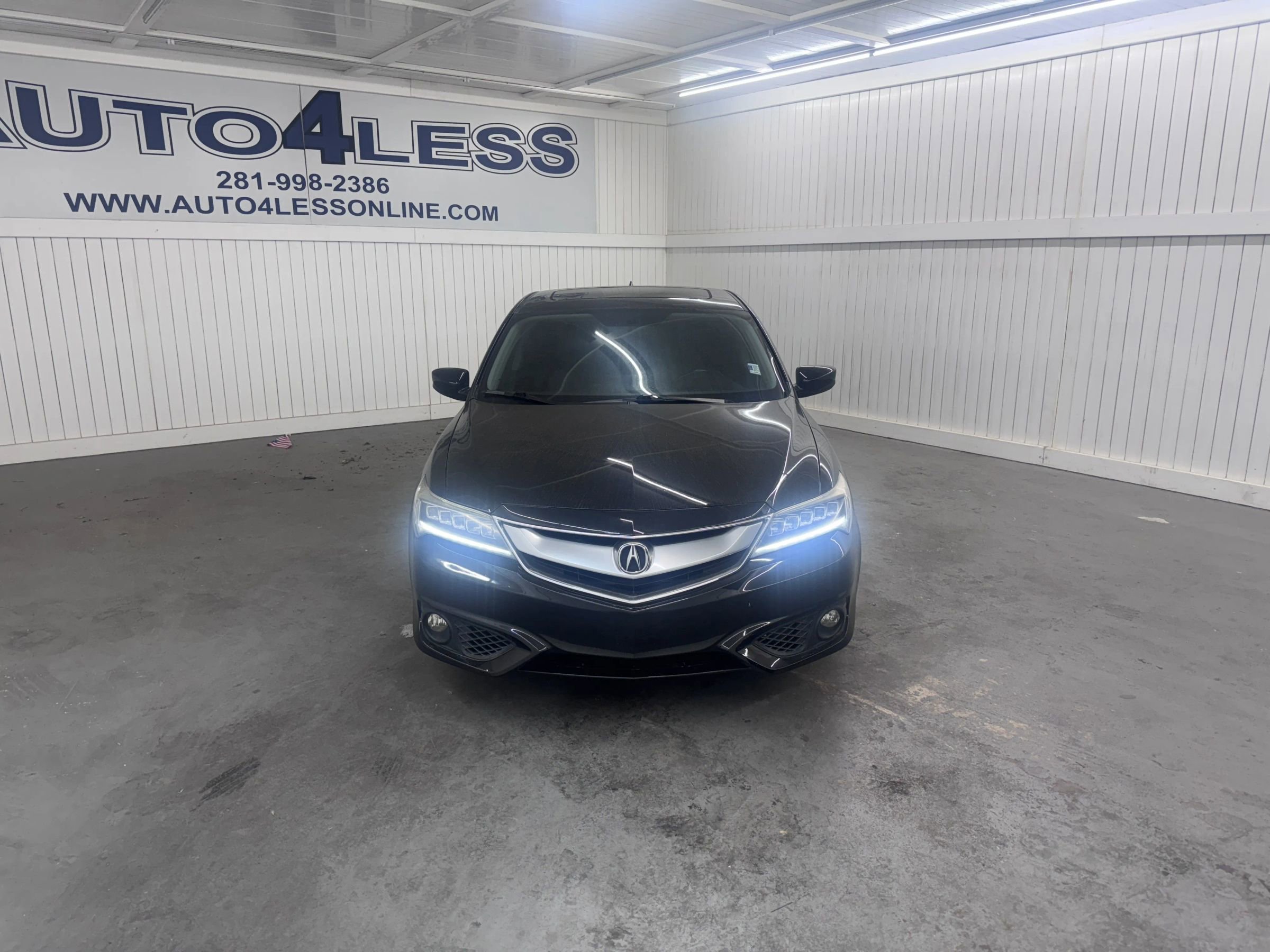 Used 2018 Acura ILX image 2
