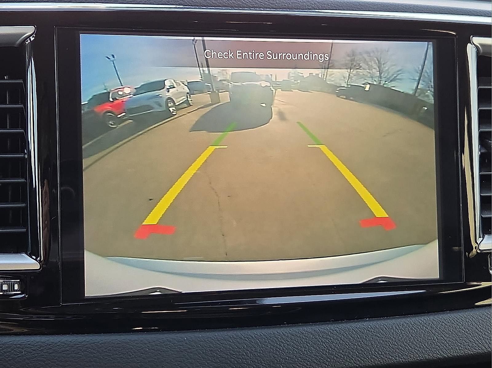 Used 2024 Chrysler Pacifica Touring-L image 17