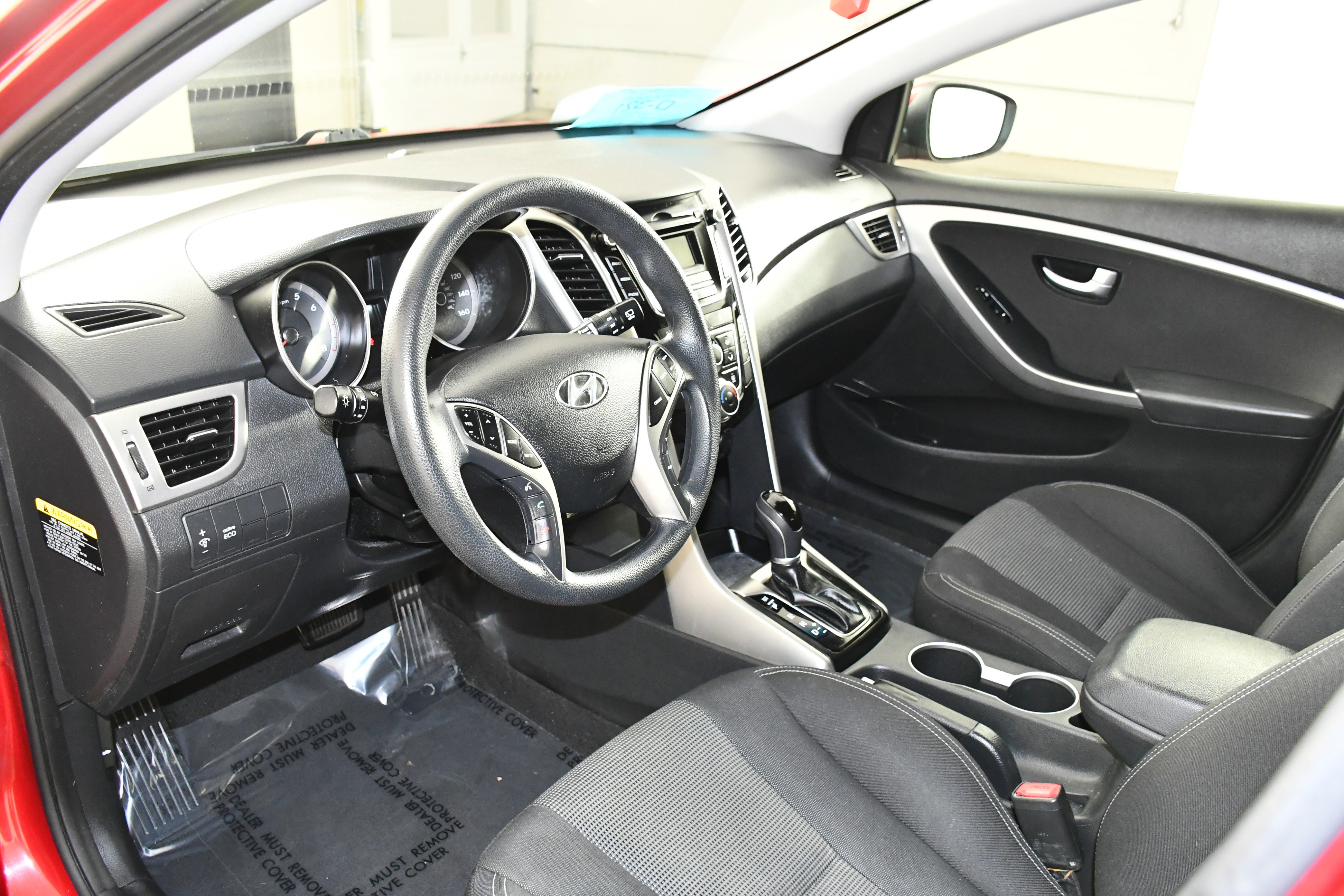Used 2017 Hyundai Elantra GT image 2