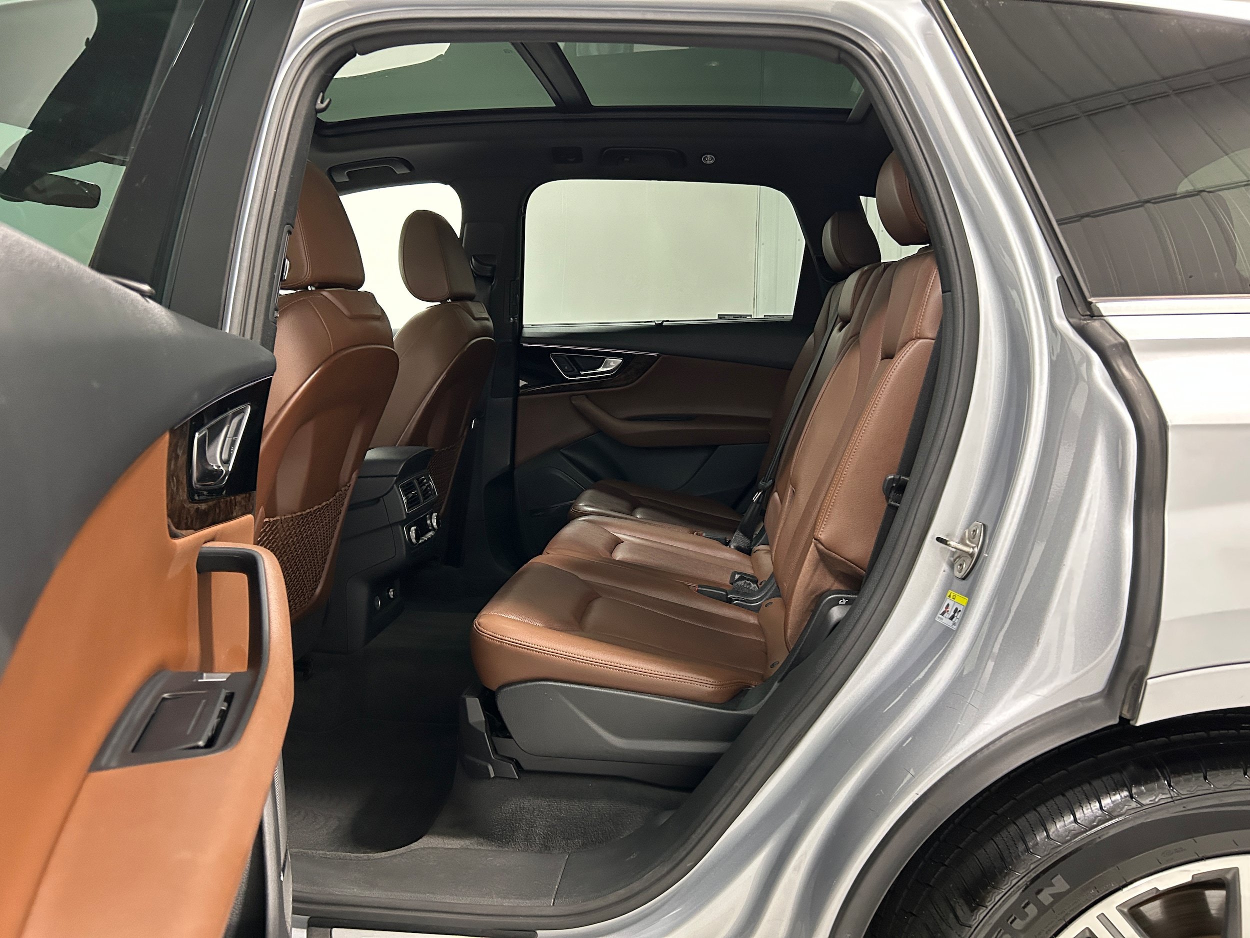 Used 2018 Audi Q7 3.0T Prestige AWD/4WD image 29