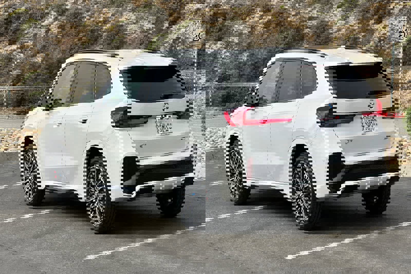 Used 2025 BMW X1 xDrive28i w/ M Sport Package image 7