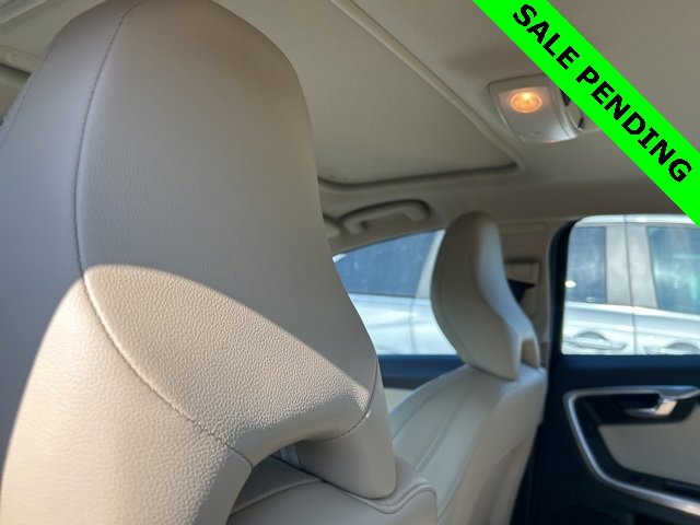 Used 2017 Volvo S60 T5 Dynamic image 16