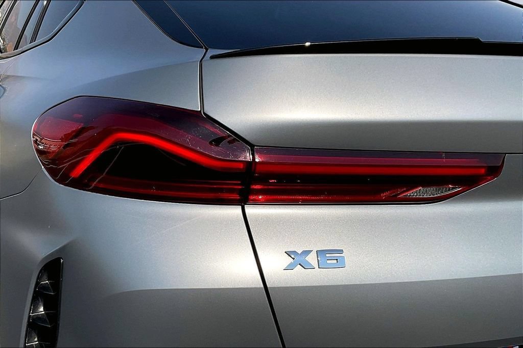 Used 2025 BMW X6 M60i AWD/4WD image 23
