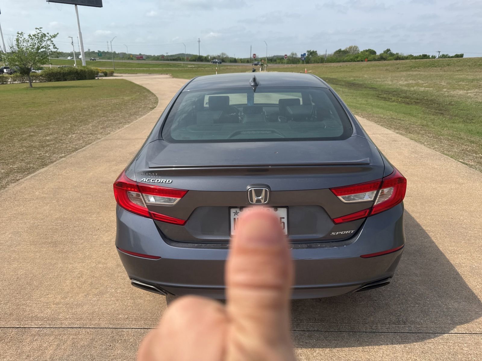 Used 2018 Honda Accord Sport image 2