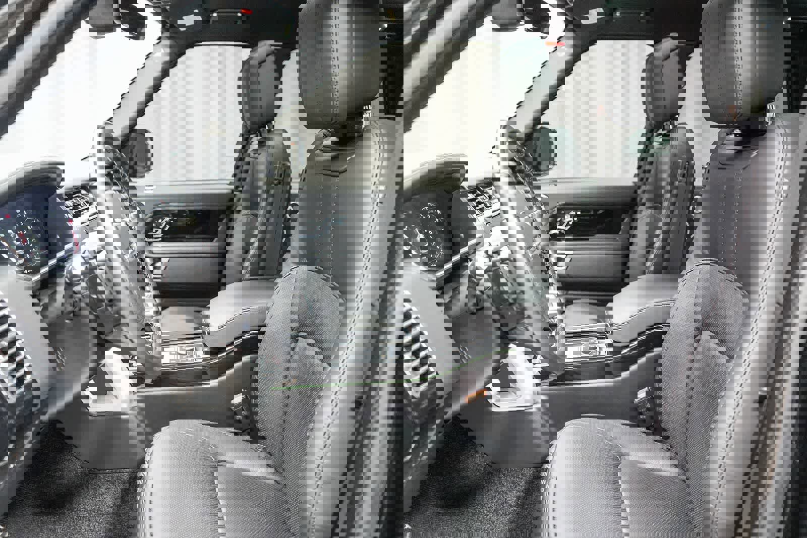 Used 2022 Land Rover Range Rover Westminster Edition image 16