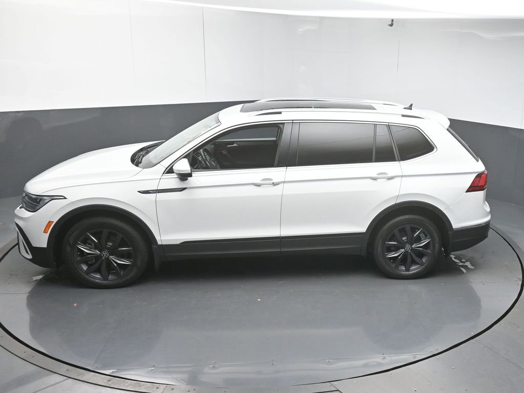 Used 2022 Volkswagen Tiguan SE FWD image 45