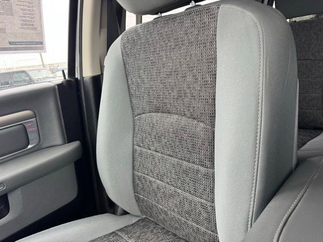 Certified 2019 RAM 1500 Classic SLT w/ Luxury Group image 28