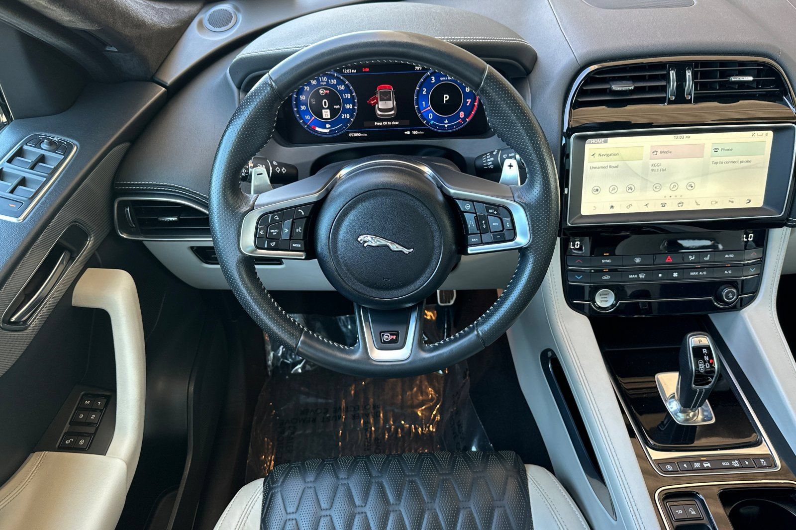 Used 2020 Jaguar F-PACE SVR AWD/4WD image 17