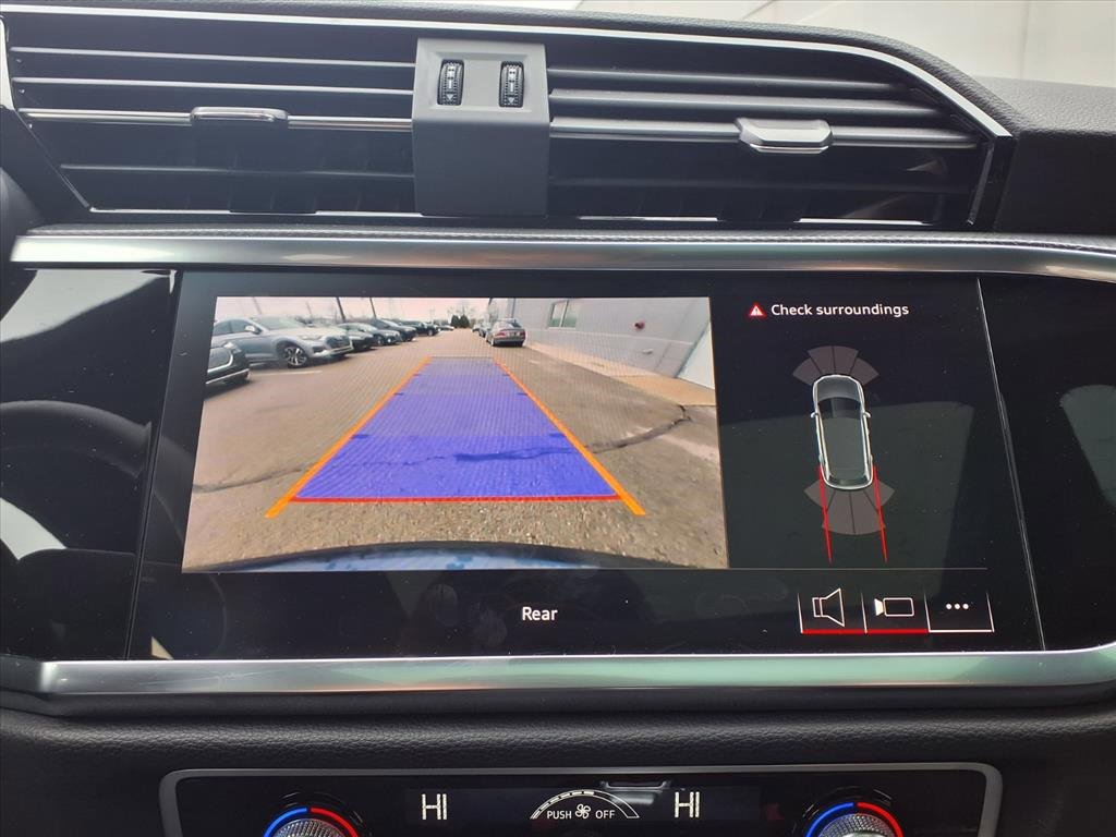 Used 2025 Audi Q3 2.0T Premium w/ Convenience Package image 16