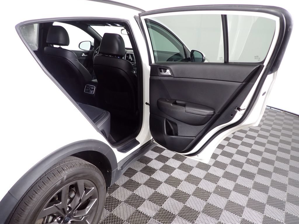 Used 2022 Kia Sportage Nightfall Edition AWD/4WD image 37