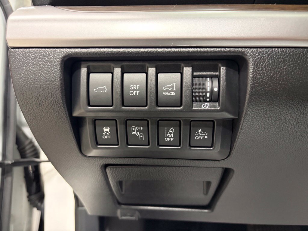 Used 2017 Subaru Outback 2.5i Touring w/ Popular Package #5A AWD/4WD image 16