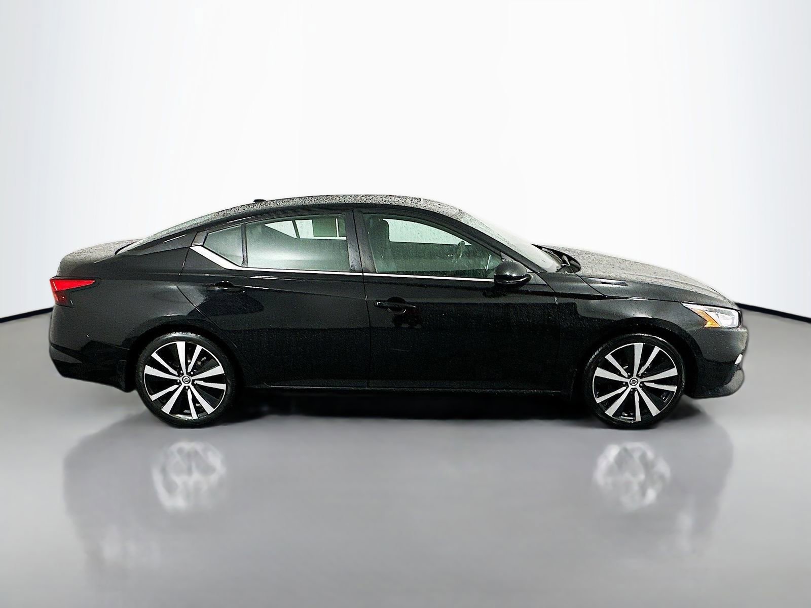 Used 2019 Nissan Altima 2.5 SR w/ SR Premium Package FWD image 8