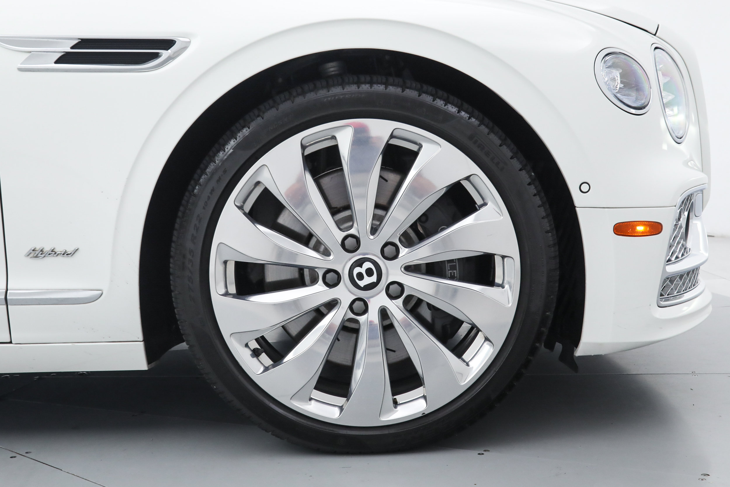 Used 2022 Bentley Flying Spur Plug-In Hybrid AWD/4WD image 40