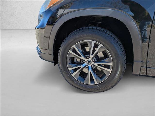 Used 2016 Toyota Highlander XLE image 27