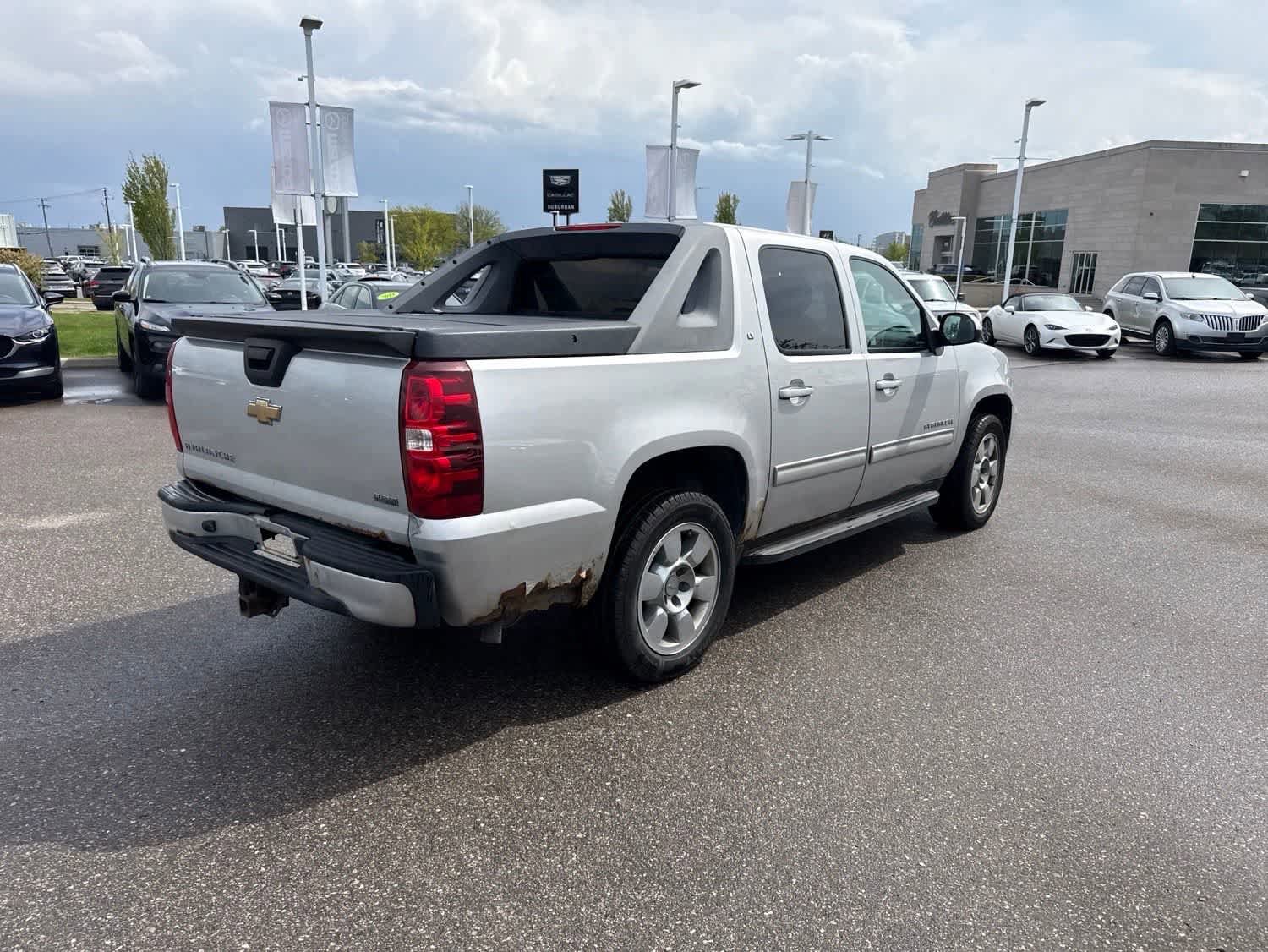 Used 2010 Chevrolet Avalanche LT AWD/4WD image 12