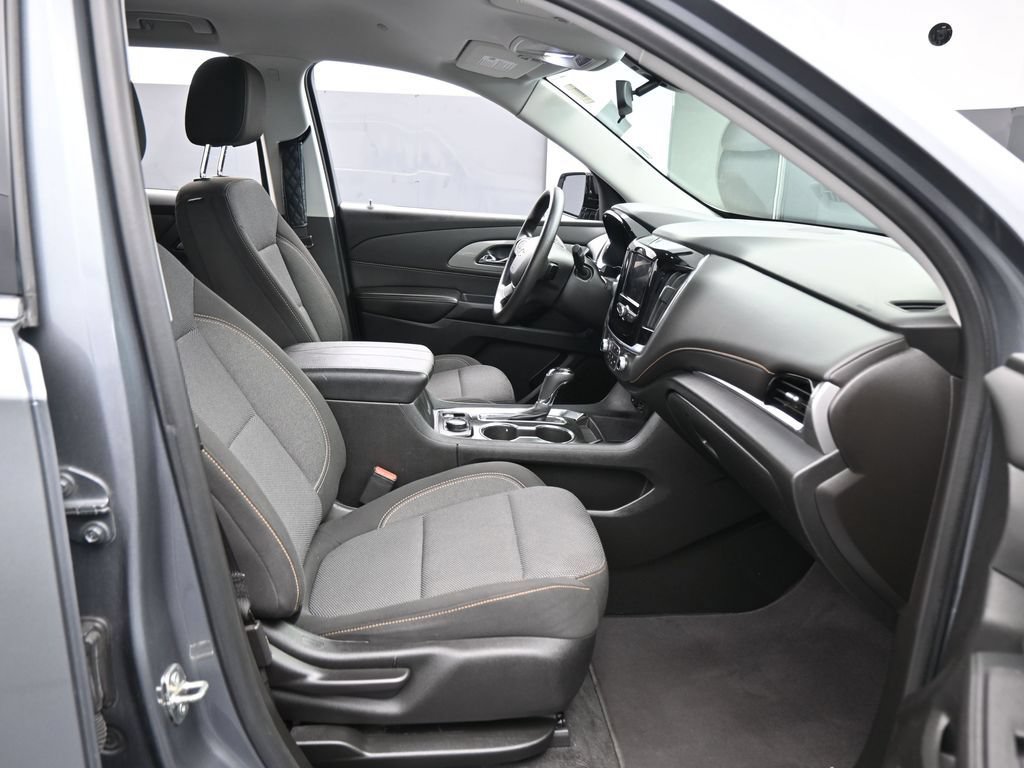 Used 2020 Chevrolet Traverse LS image 36