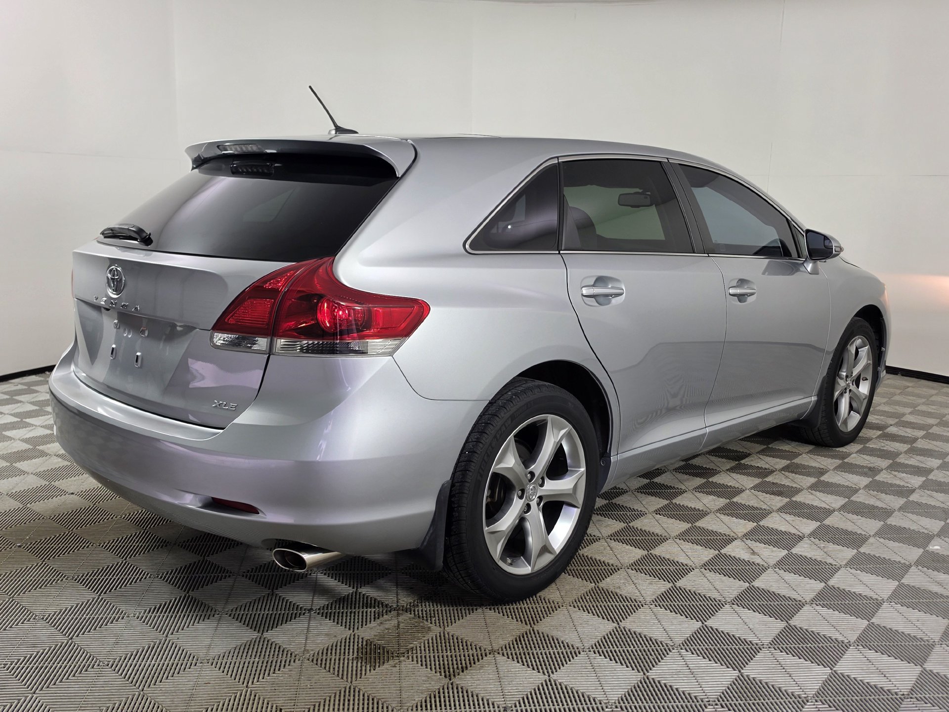 Used 2015 Toyota Venza XLE w/ XLE Premium Package FWD image 41